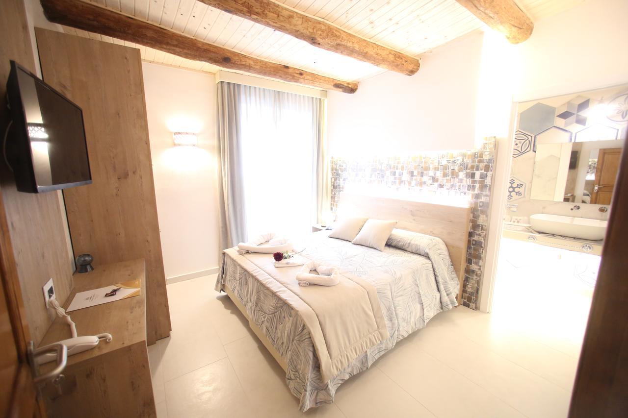 เรอแล เปียซซา เดล เปลบิสชิโต Bed & Breakfast เนเปิลส์ ภายนอก รูปภาพ