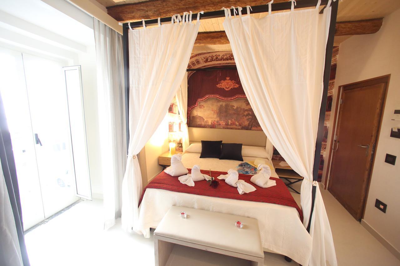 เรอแล เปียซซา เดล เปลบิสชิโต Bed & Breakfast เนเปิลส์ ภายนอก รูปภาพ